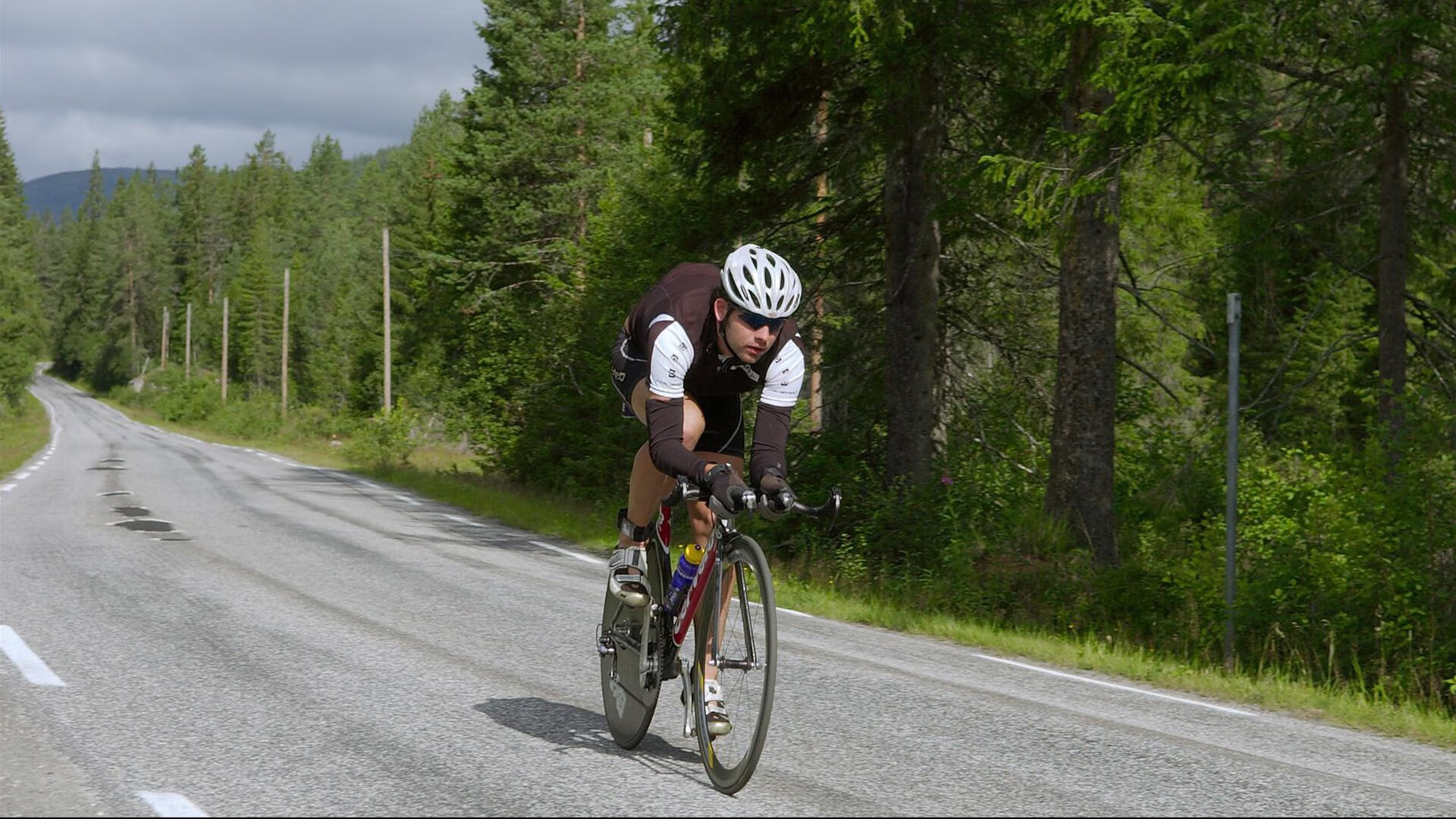 坦桑尼亚男篮在非洲锦标赛中奋勇攀登，追求突破